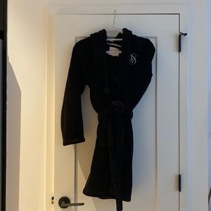 Victoria’s Secret black fleece robe